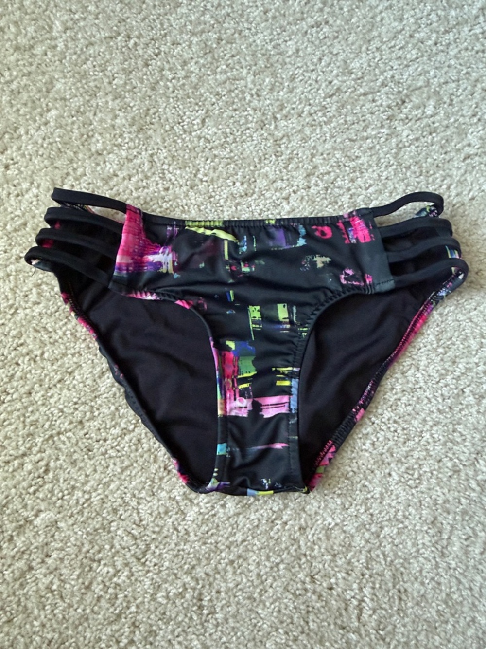 VENUS Multicolor Neon Abstract Bikini Set - Picture 5 of 7